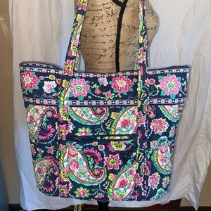 Vera Bradley large toggle closure tote.